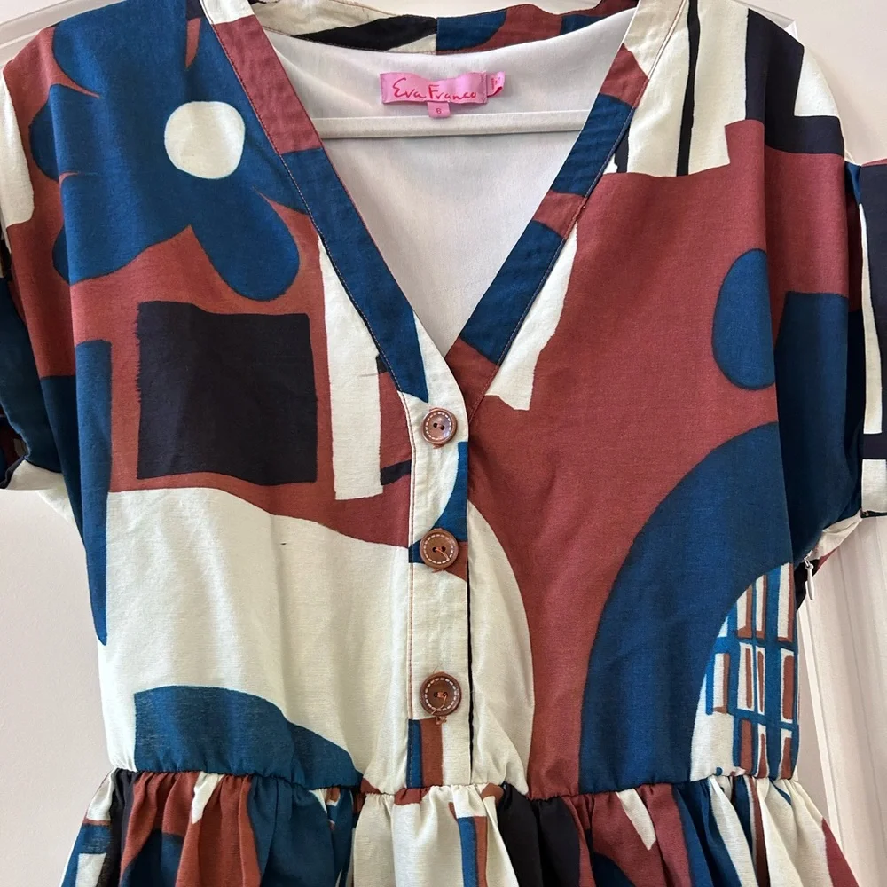 Eva Franco Ulani Tiered Mini Dress in Shasta. 6. Bold. Art to wear. V neck. USA - Picture 7 of 16